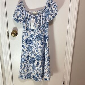 NWT Juniors Off-Shoulder Floral Blue and White Dress